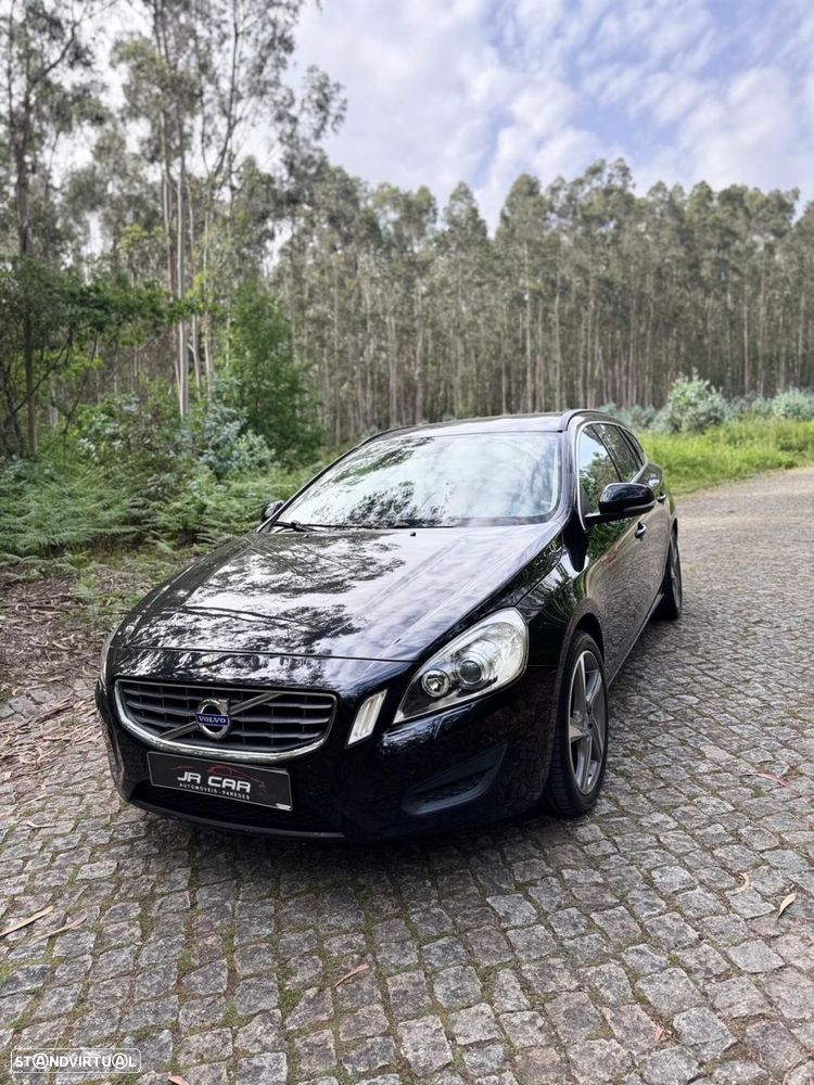 Volvo V60 2.0 D3 Momentum Start/Stop - 2