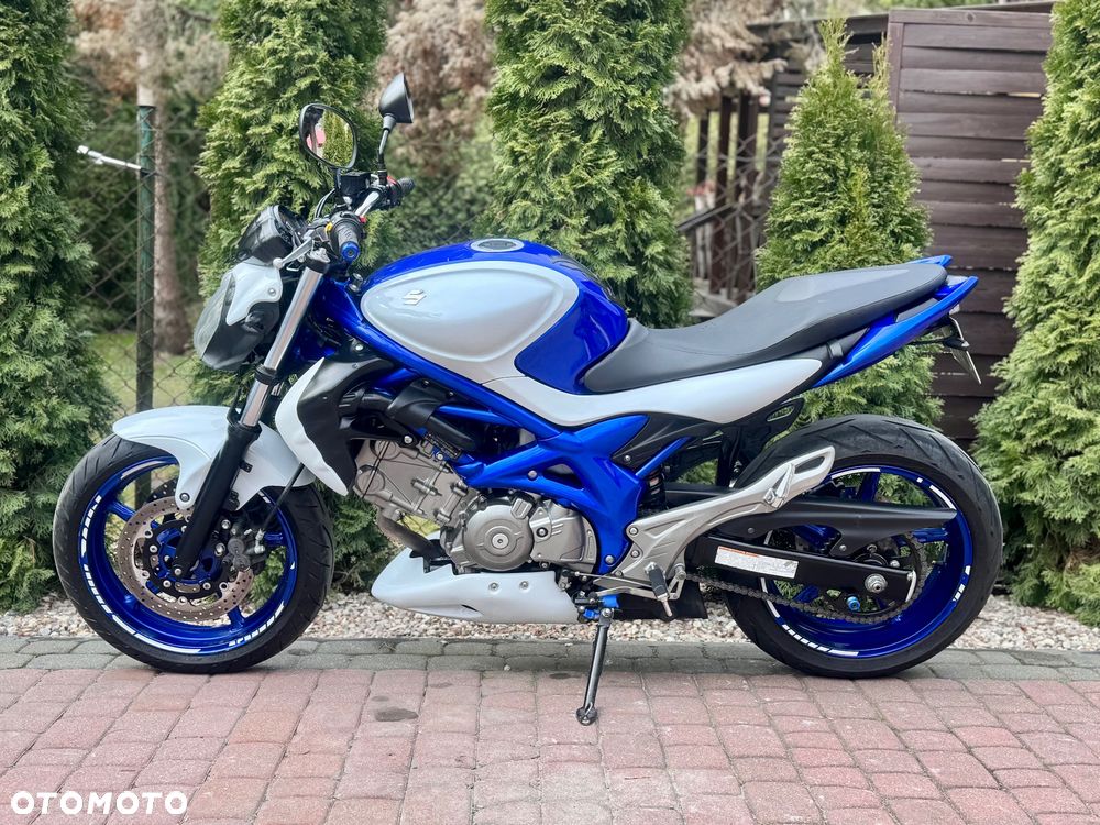 Suzuki Gladius - 7