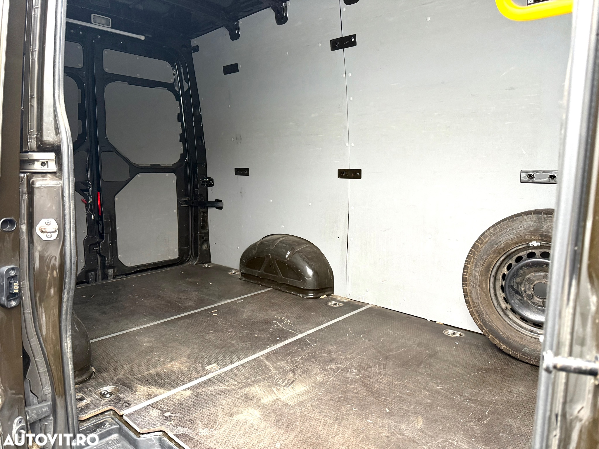Volkswagen Crafter 3.5 CD Bena L3 FWD 103kW - 24