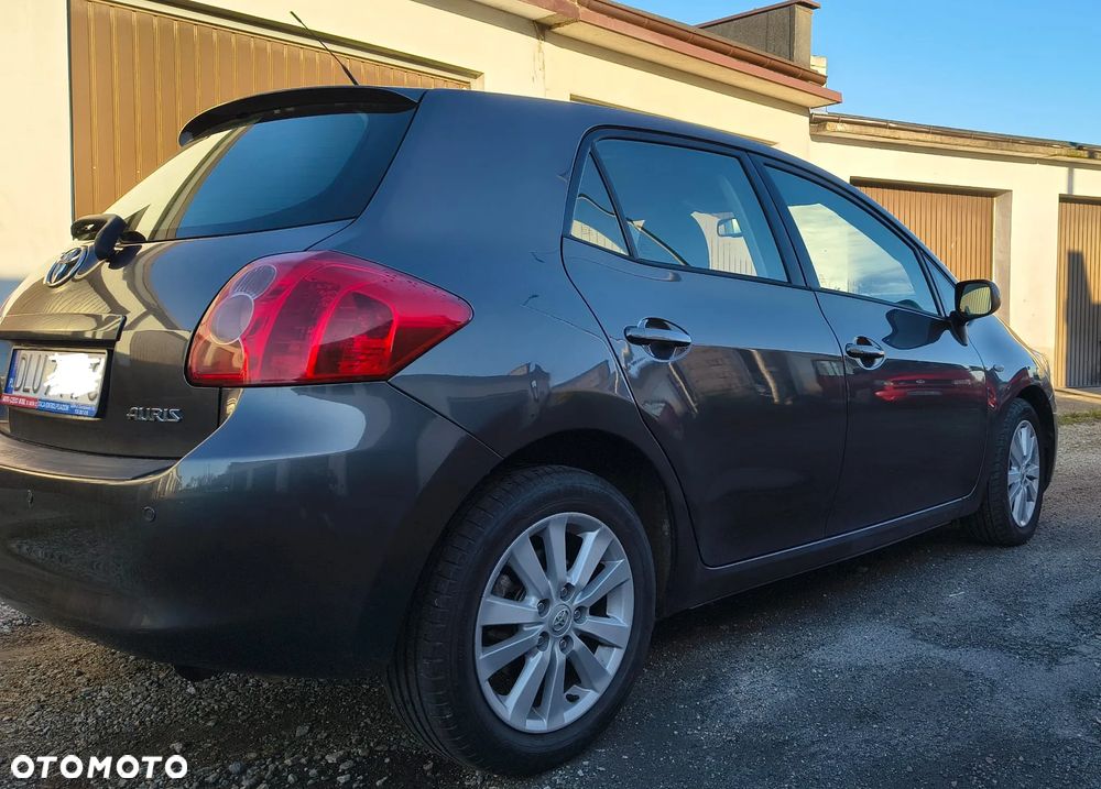 Toyota Auris 1.6 VVT-i Executive - 4