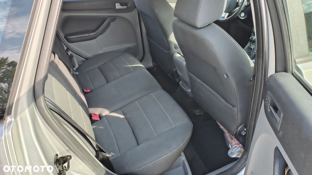 Ford Focus 1.6 TDCi DPF Ghia - 8