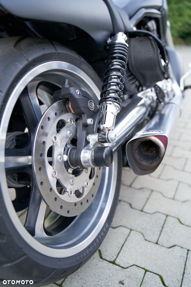 Harley-Davidson V-Rod Muscle - 12