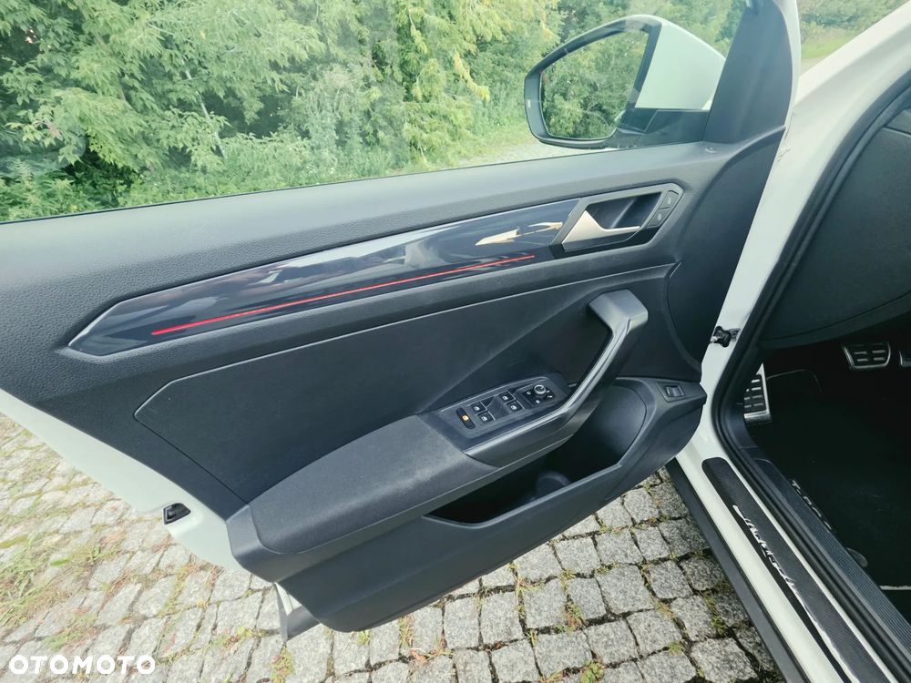 Volkswagen T-Roc 1.5 TSI ACT OPF DSG IQ.DRIVE - 34