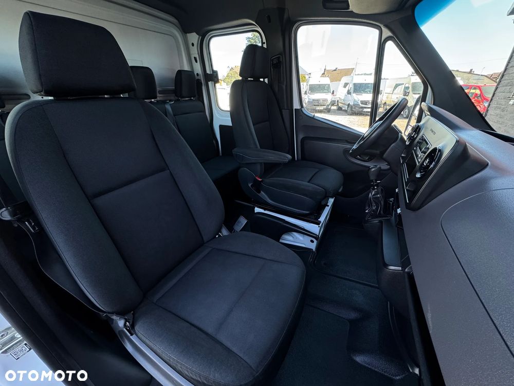 Mercedes-Benz Sprinter - 16