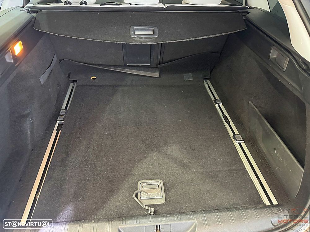 Peugeot 308 SW 1.6 e-HDi Allure - 11