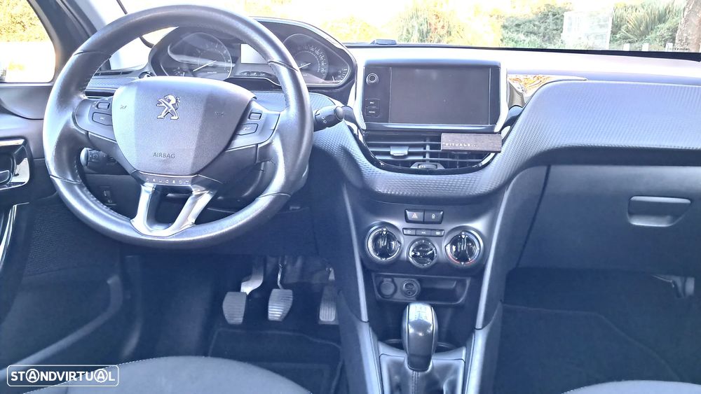 Peugeot 208 1.2 PureTech Style - 15