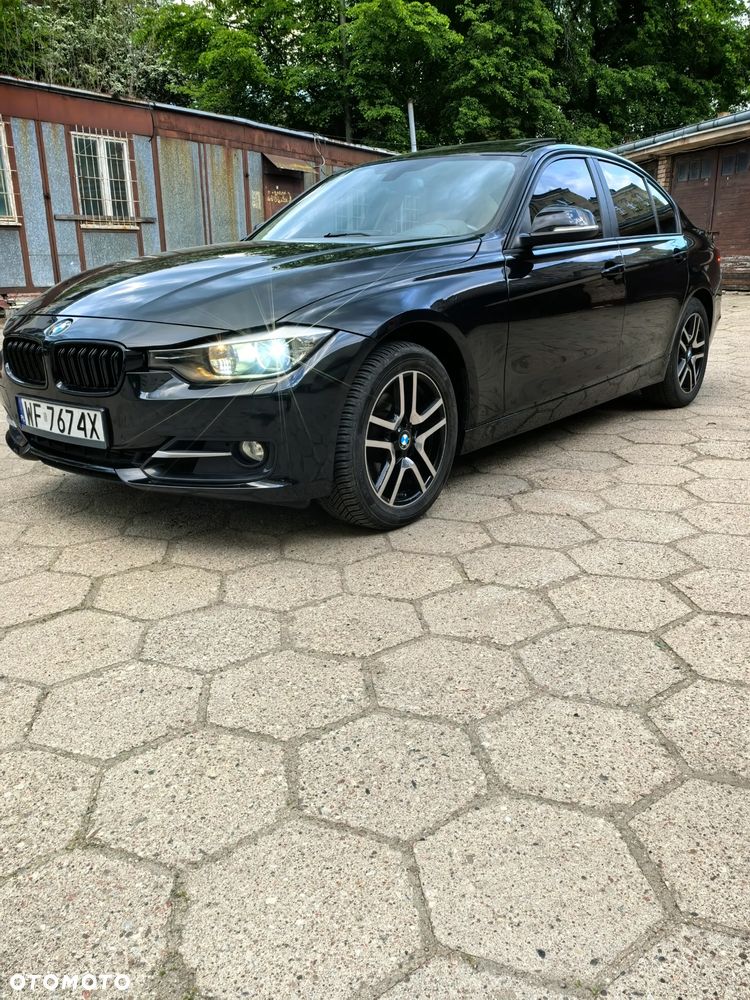 BMW Seria 3 328i xDrive Sport Line - 3