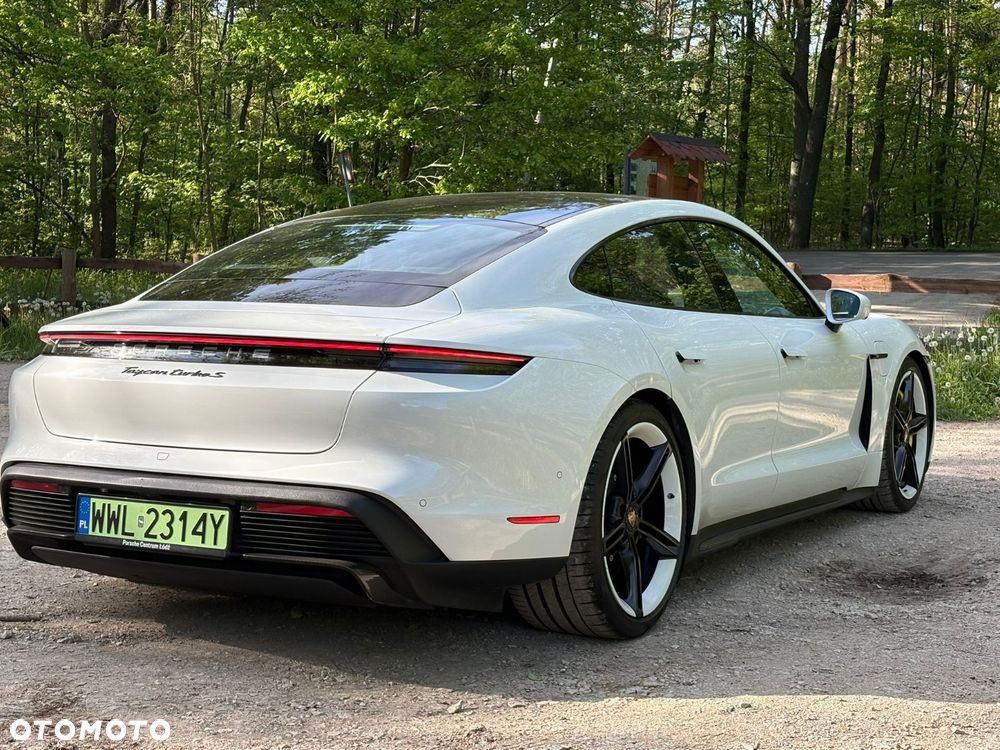 Porsche Taycan - 4