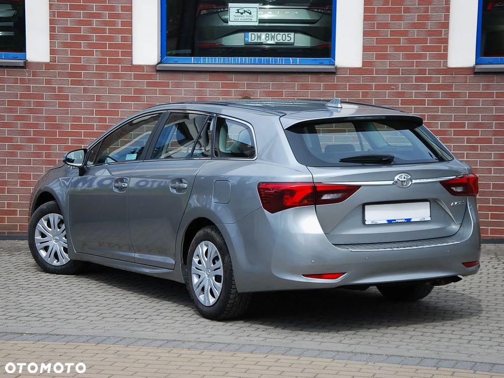 Toyota Avensis - 4