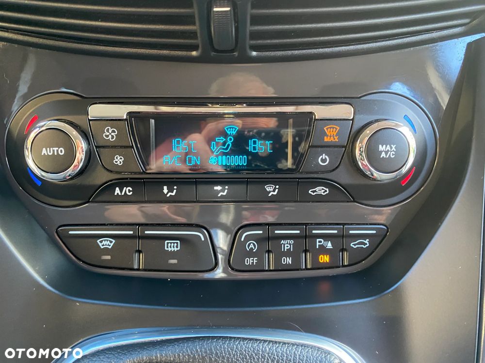 Ford Kuga 2.0 TDCi 2x4 Titanium - 26