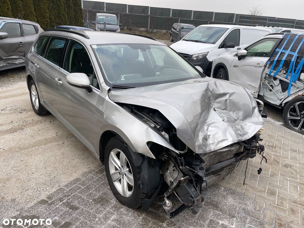 Volkswagen Passat 1.6 TDI (BlueMotion Technology) Comfortline - 4