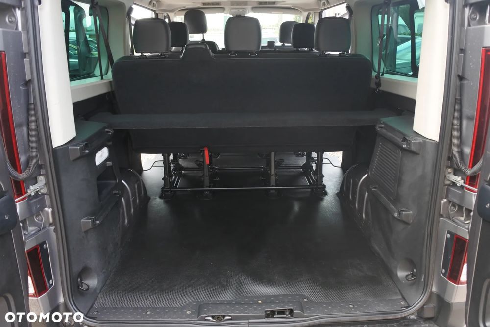 Renault Trafic Grand 2.0 dCi - 13