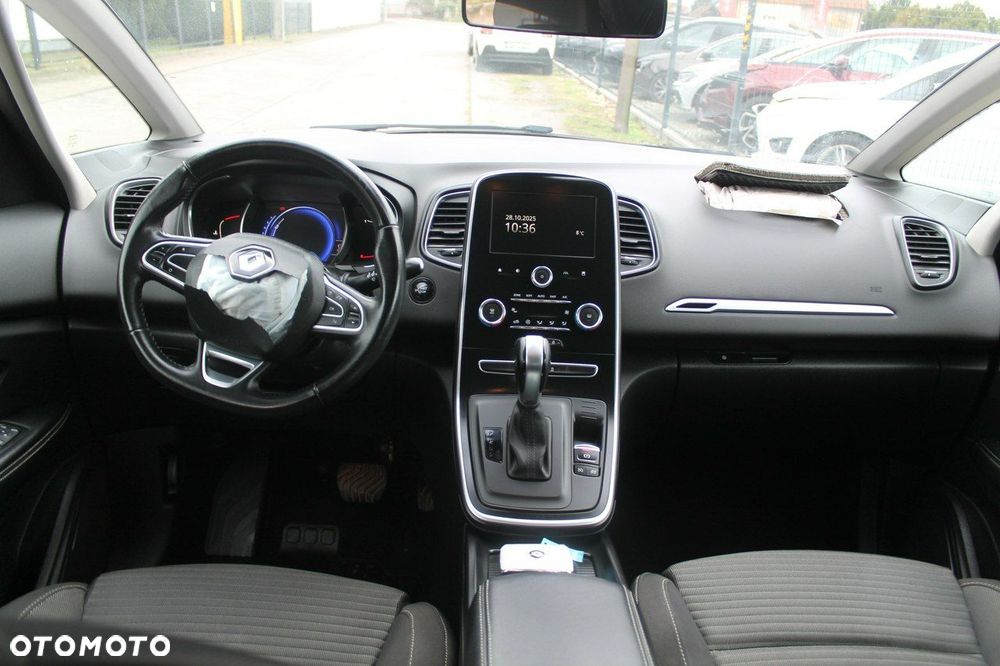 Renault Scenic - 11