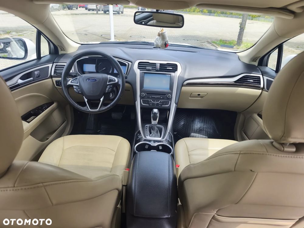 Ford Fusion - 14