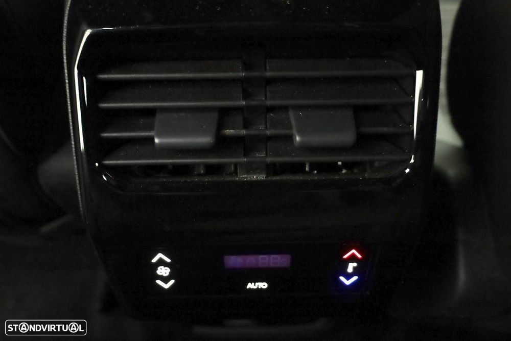 Peugeot 5008 1.2 Hybrid Allure e-DCS6 - 23