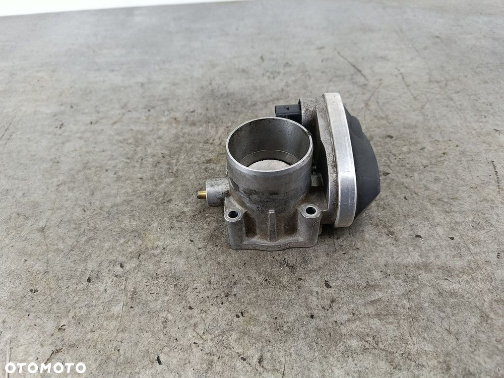 PRZEPUSTNICA RENAULT CLIO III 8200190230  8200171134-B VDO SIEMENS 1.6 16V - 6