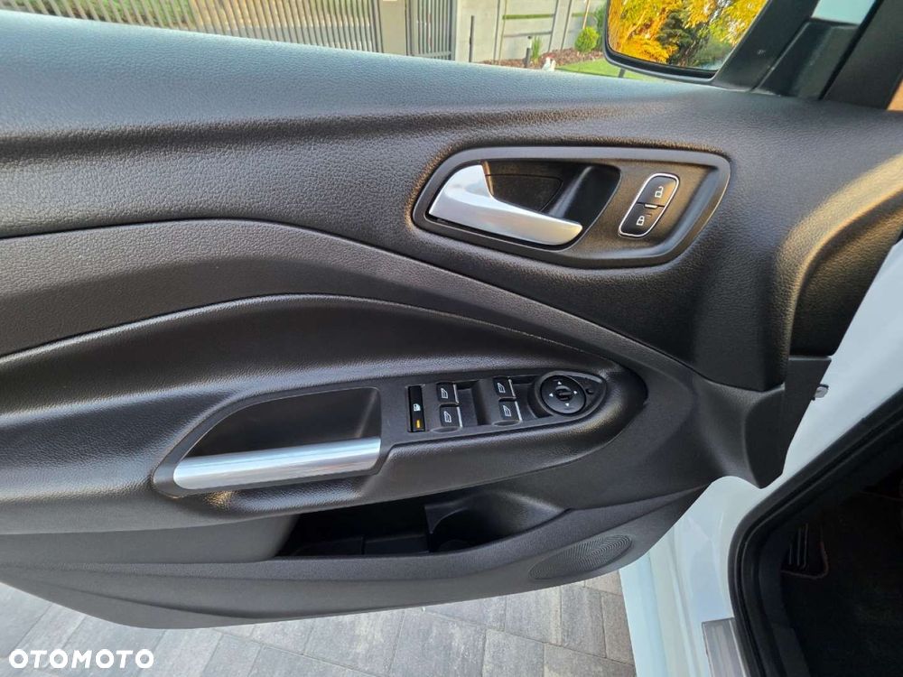 Ford Kuga - 12