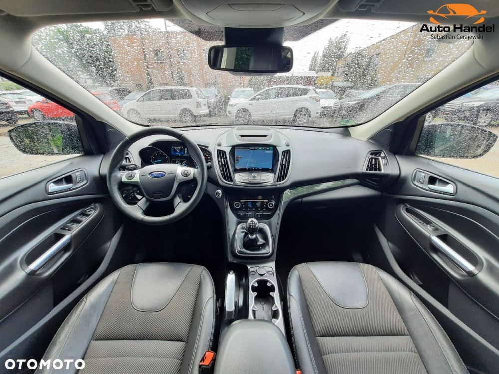 Ford Kuga 1.5 EcoBoost 2x4 Titanium - 5