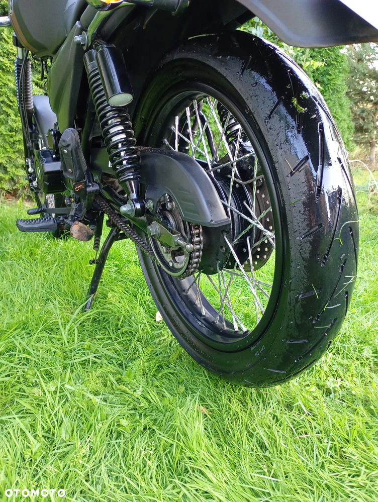 Barton Cafe Racer - 18