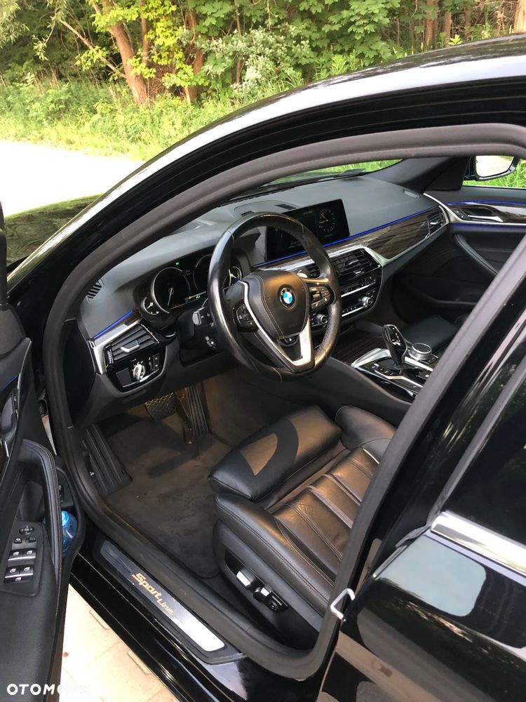 BMW Seria 5 530i xDrive Sport Line - 7
