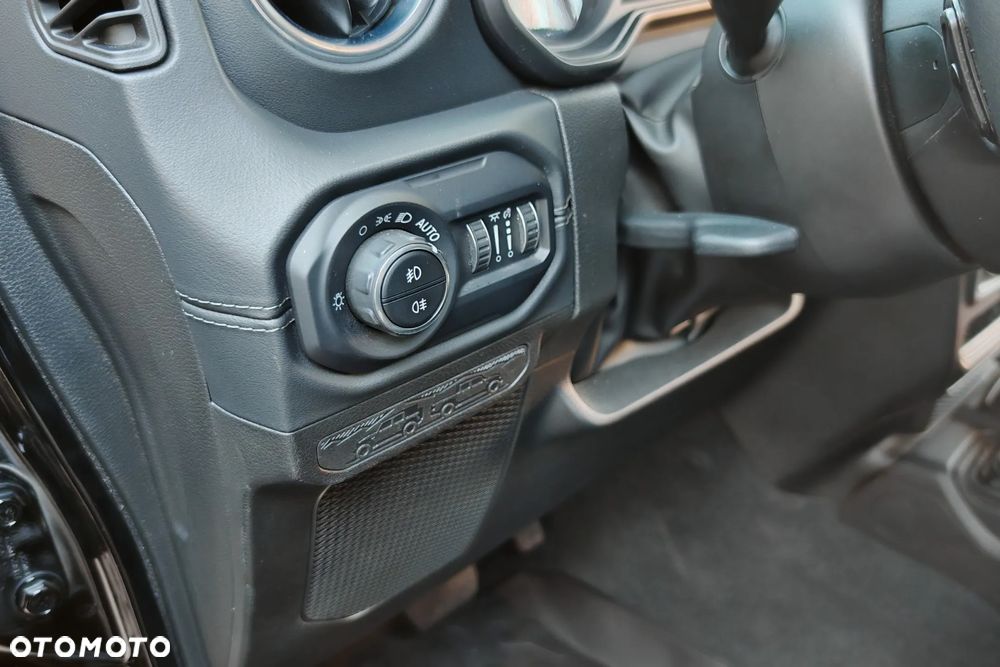 Jeep Wrangler Unlimited GME 2.0 Turbo Sahara - 17