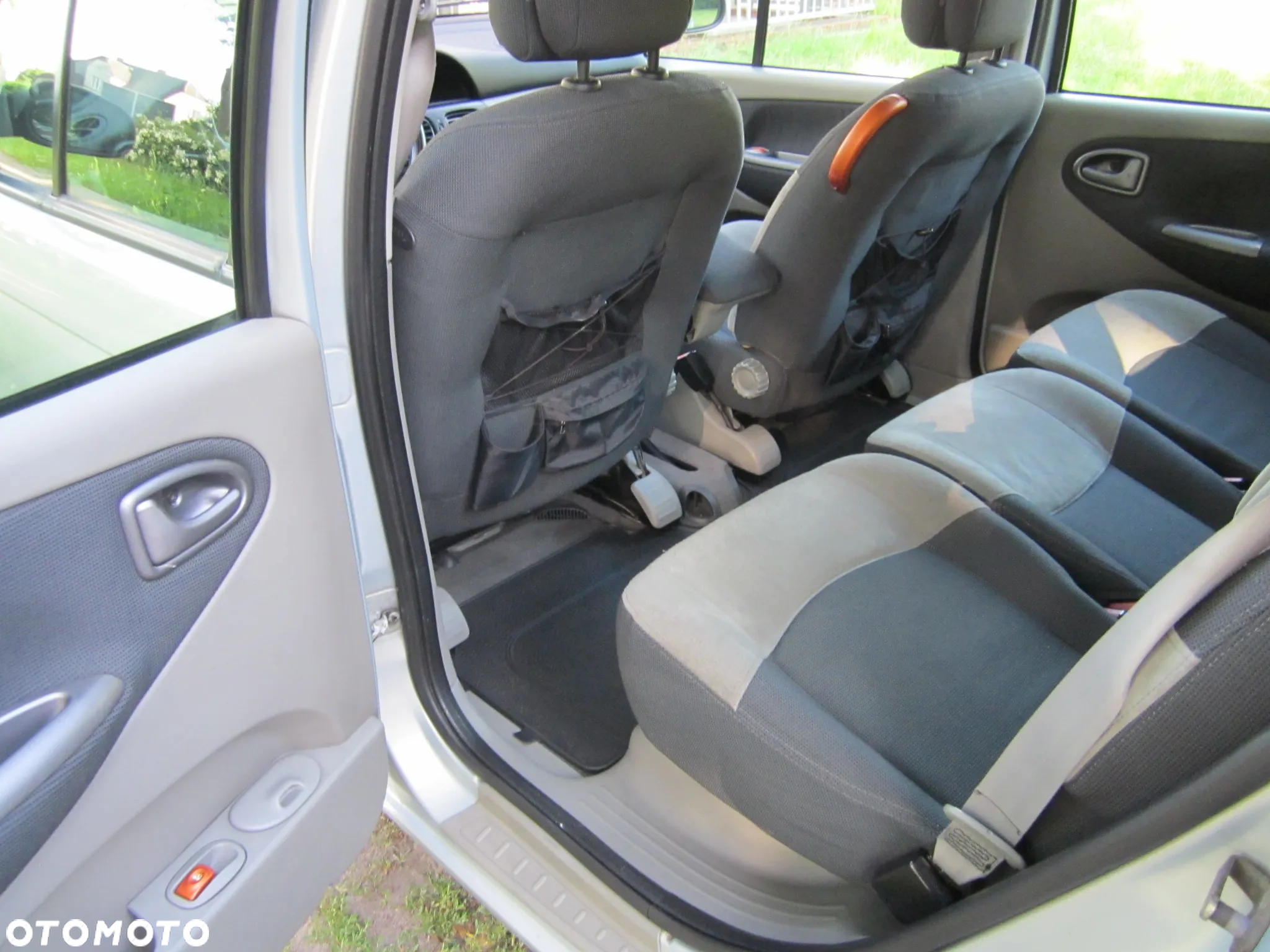 Renault Scenic 1.9 dCi EXpression - 12