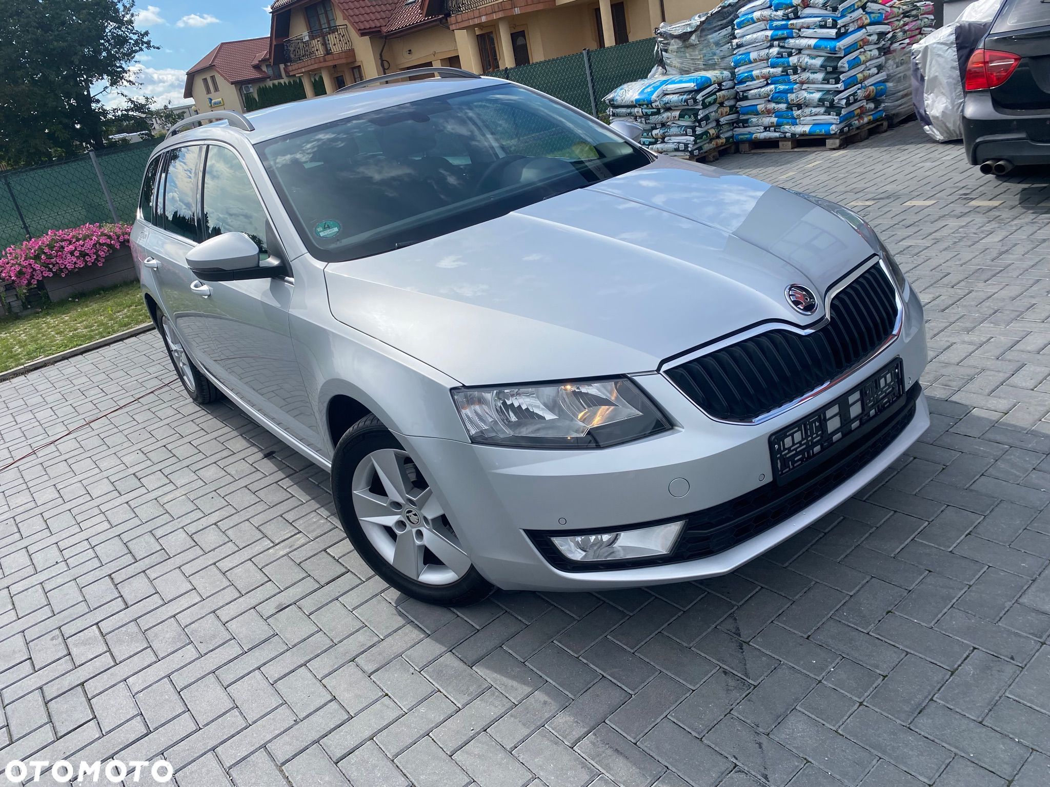 Skoda Octavia 1.6 TDI Ambition DSG - 1