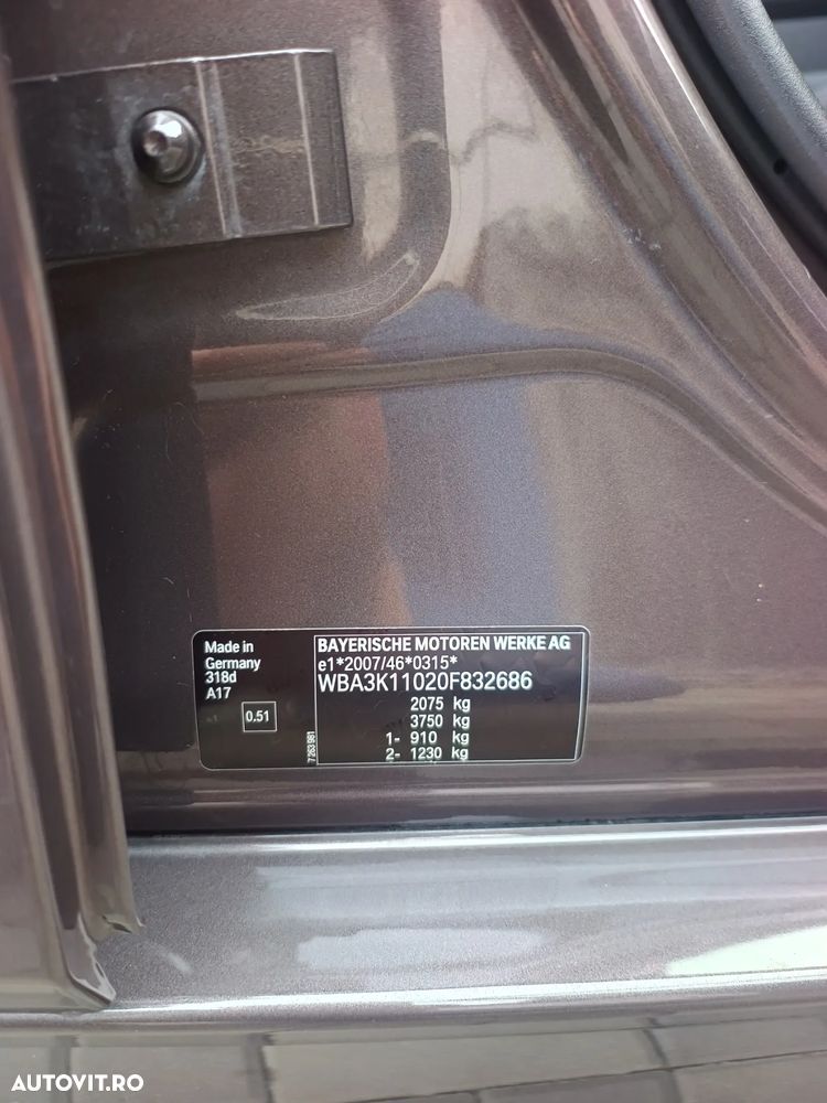 BMW Seria 3 318d - 12