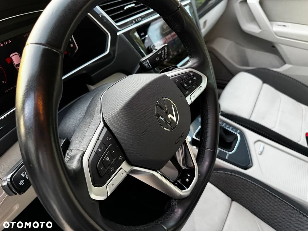 Volkswagen Tiguan 2.0 TDI Elegance DSG - 20
