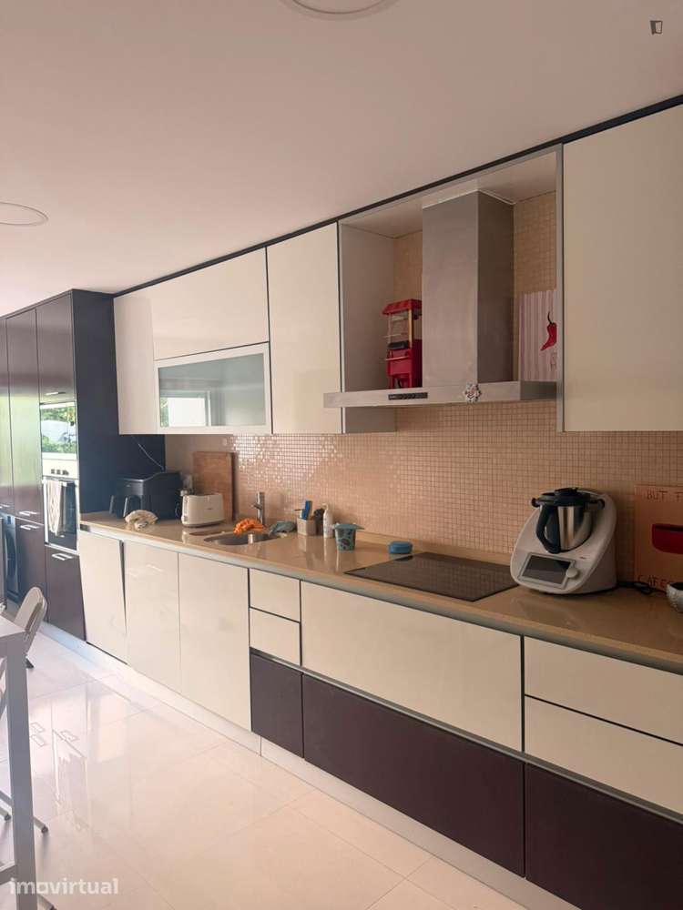 Quarto - localizado em Amadora Lisbon - Grande imagem: 2/5