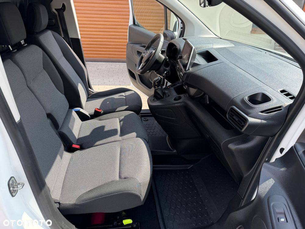 Opel COMBO - 35
