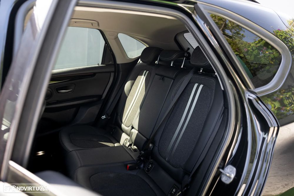 BMW 216 Active Tourer d Line Luxury - 30