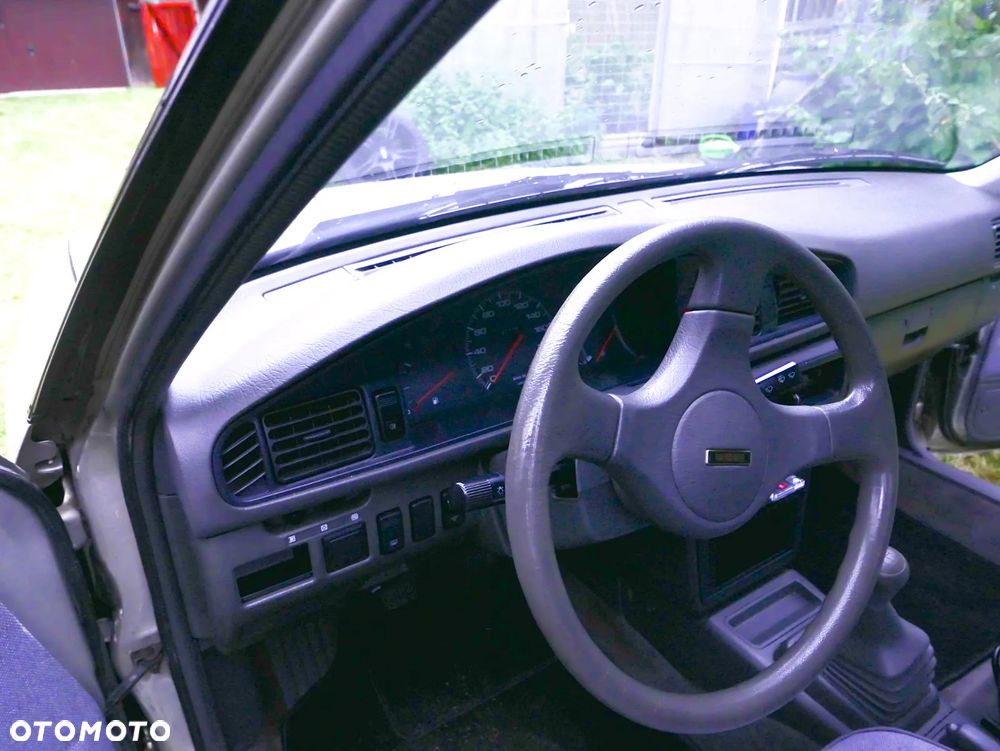 Mazda 626 2.0 D LX - 35