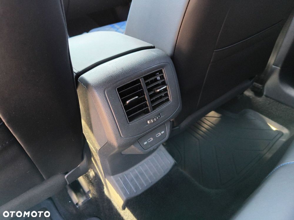 Volkswagen T-Roc - 21