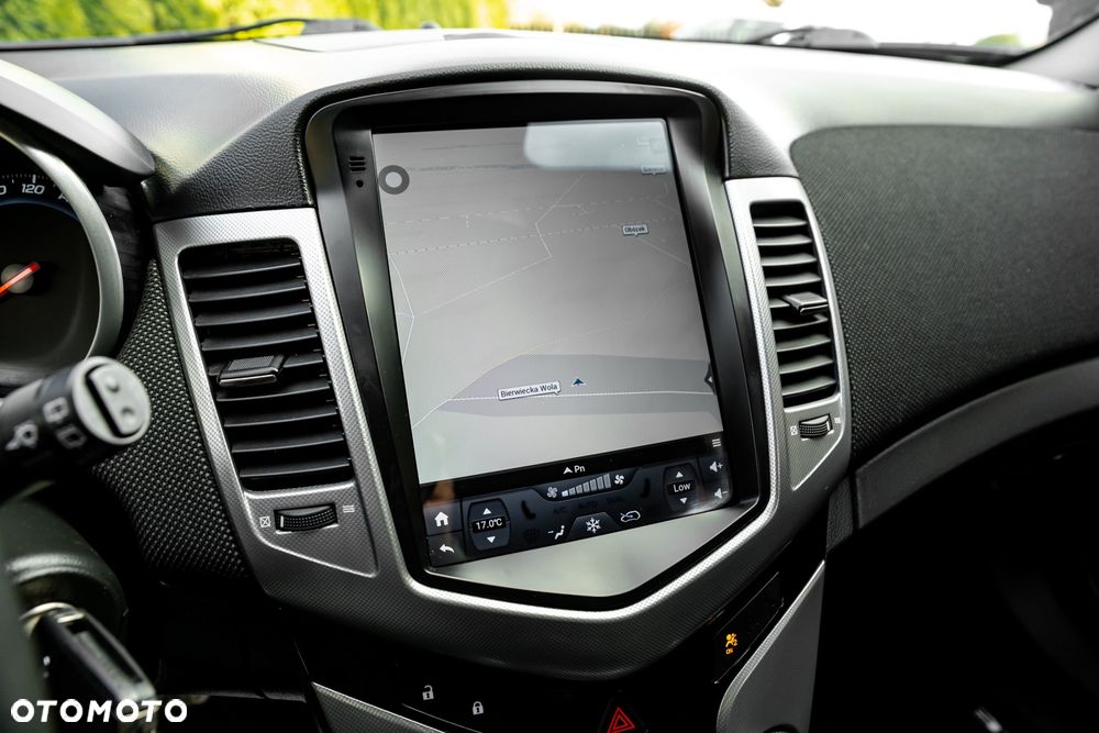 Chevrolet Cruze 1.8 LS - 29