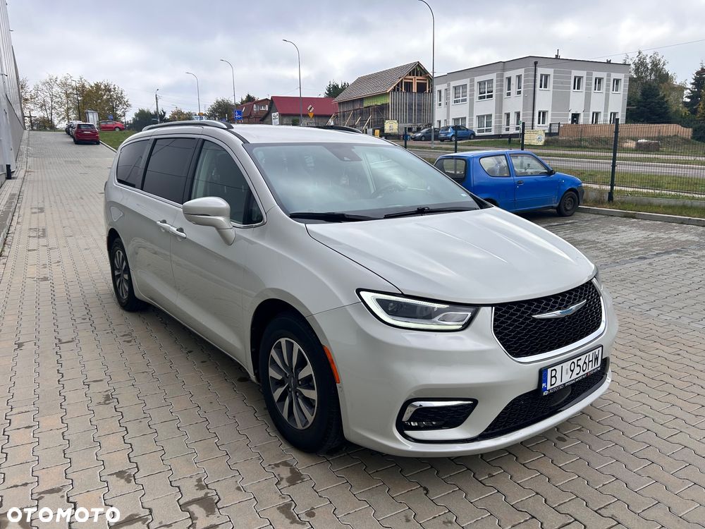 Chrysler Pacifica - 8