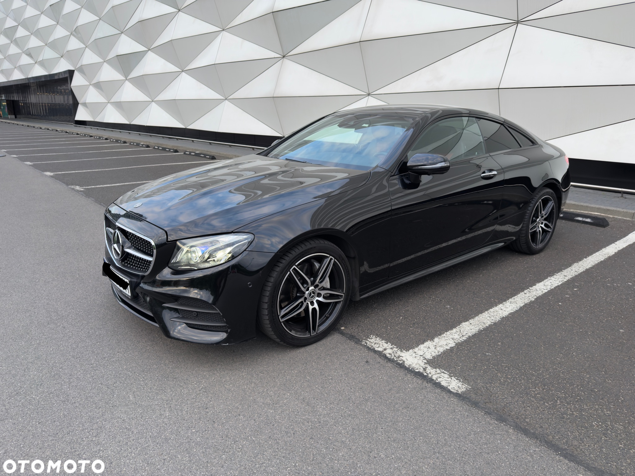 Mercedes-Benz Klasa E 200 Coupe 4-Matic 9G-TRONIC - 2