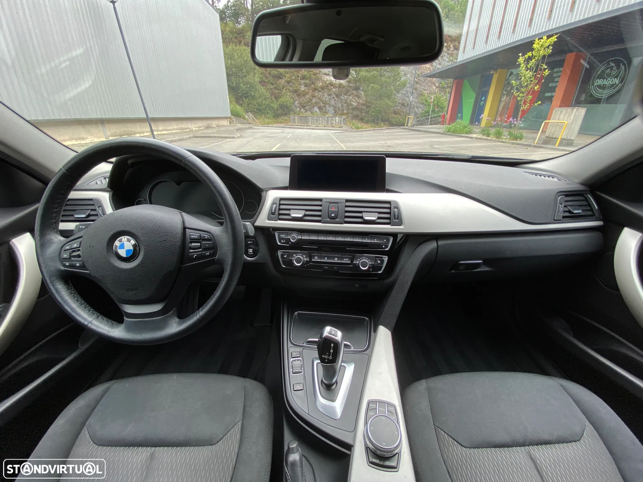 BMW 320 d Touring xDrive Auto - 9