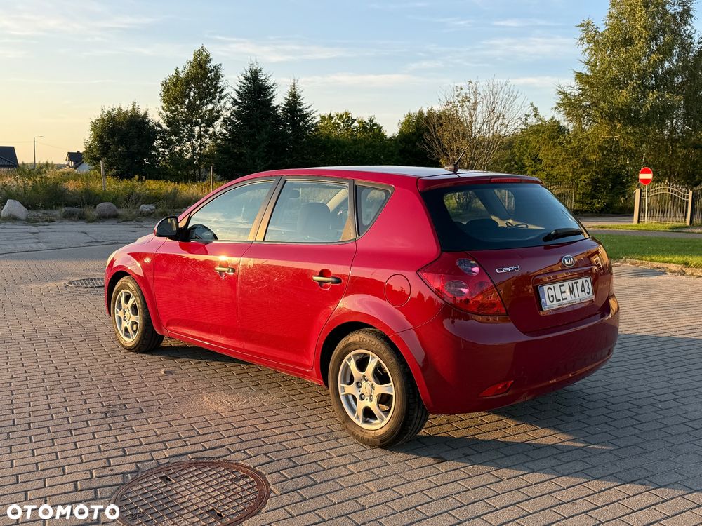 Kia Ceed 1.6 Crdi Comfort + - 3
