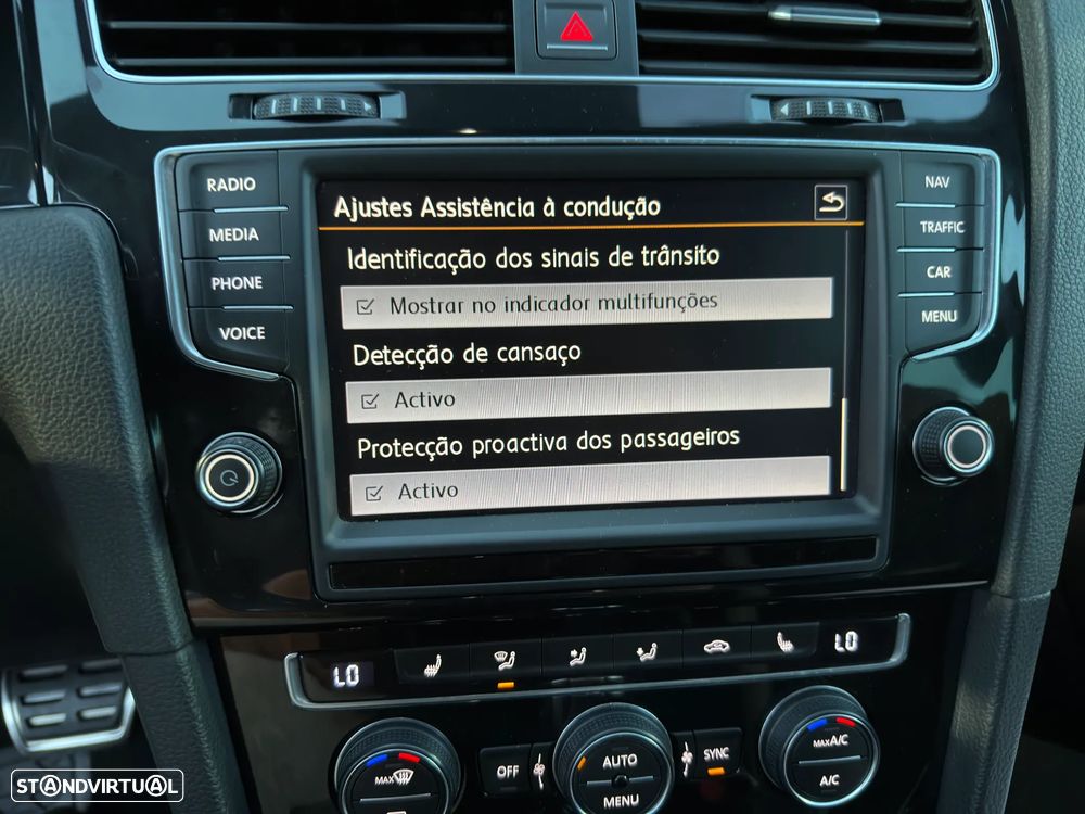 VW Golf R 4Motion BlueMotion DSG - 36