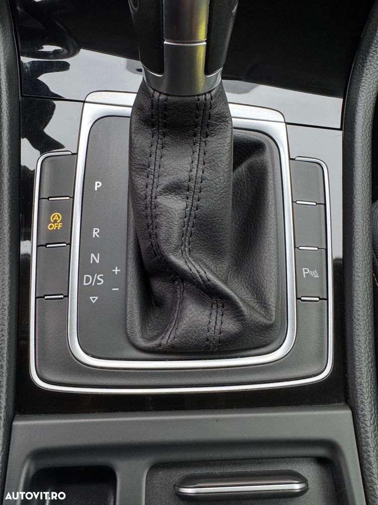 Volkswagen Golf 1.6 TDI DSG Highline - 27