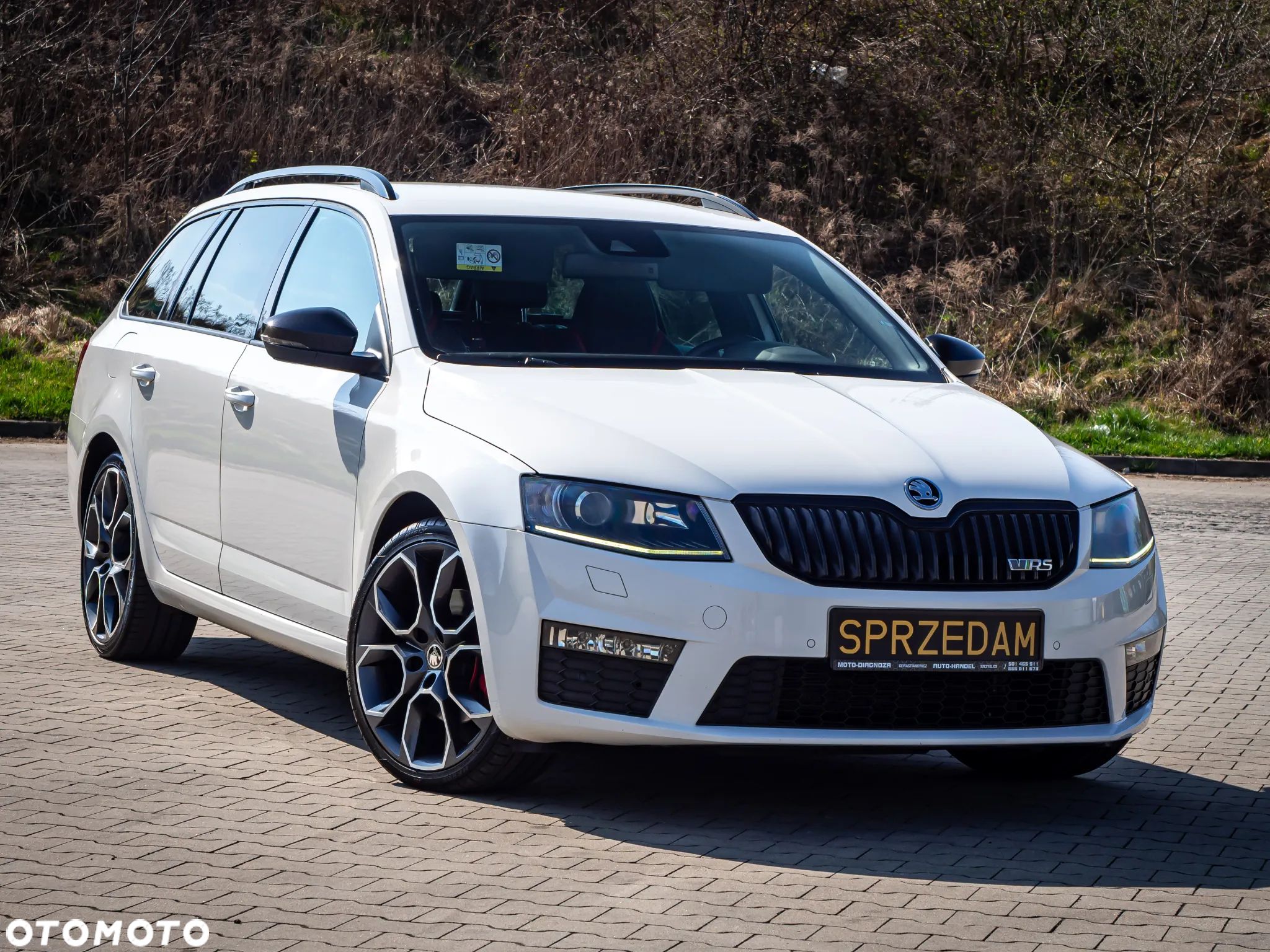 Skoda Octavia Combi 2.0 TDI DSG RS - 1
