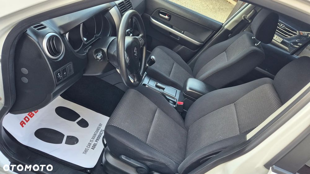 Suzuki Grand Vitara 2.0 Comfort - 17