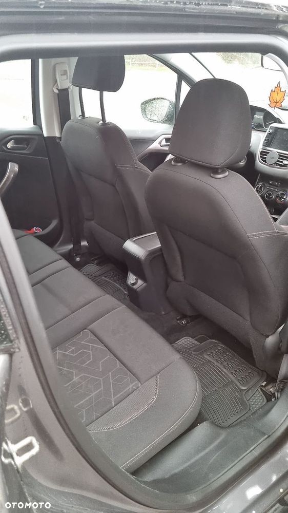 Peugeot 2008 - 11