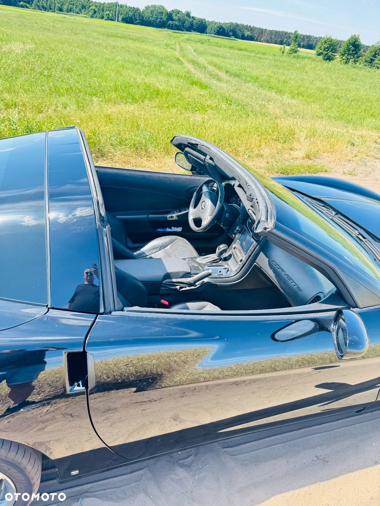 Chevrolet Corvette - 17
