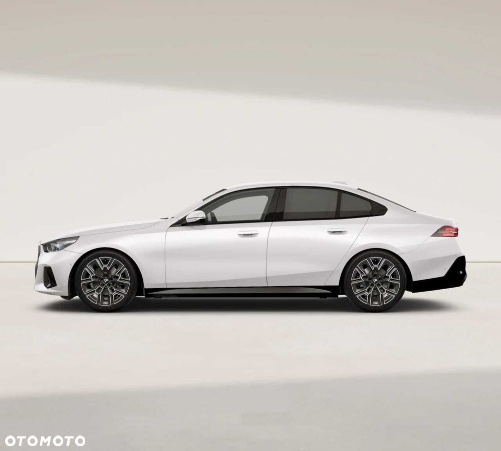 BMW Seria 5 520d xDrive mHEV M Sport - 3