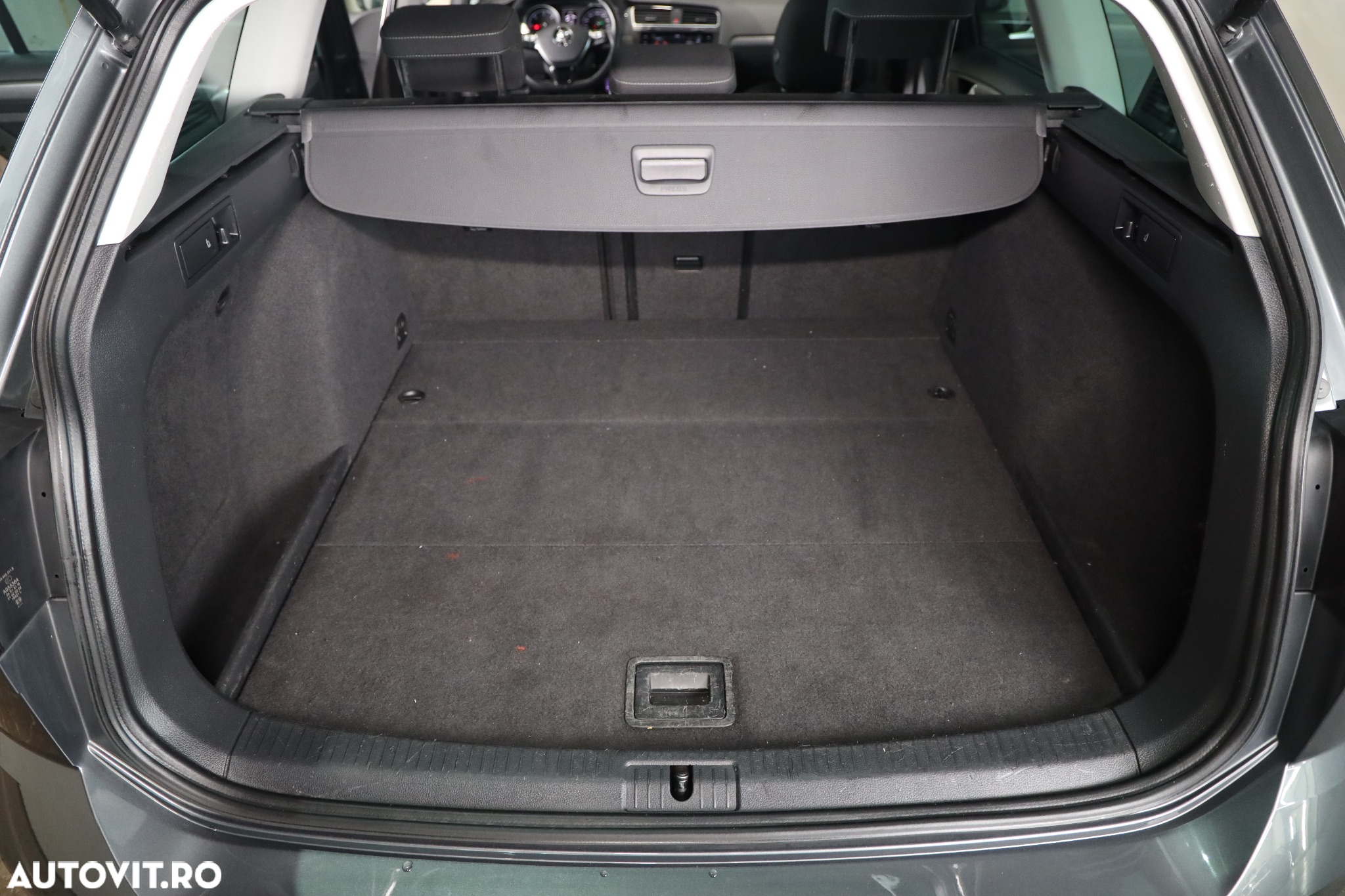 Volkswagen Golf 1.6 TDI DSG Comfortline - 27