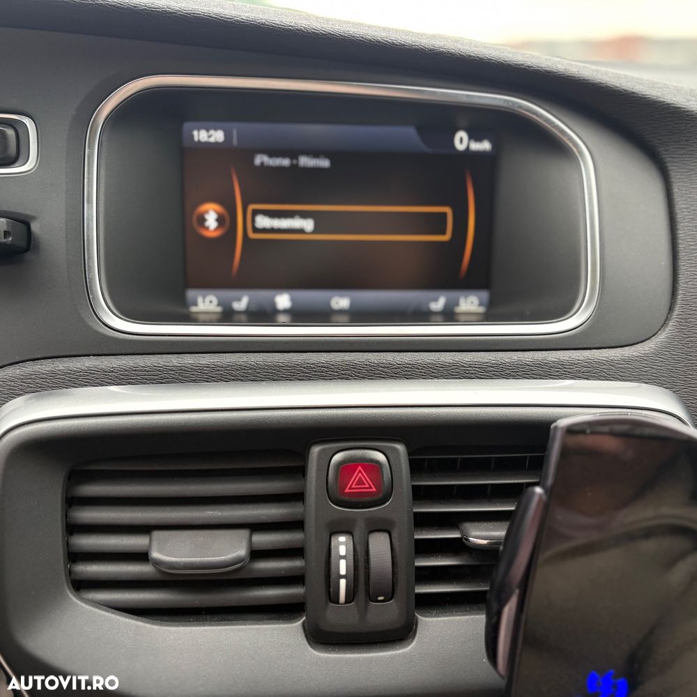 Volvo V40 D2 R Design - 20