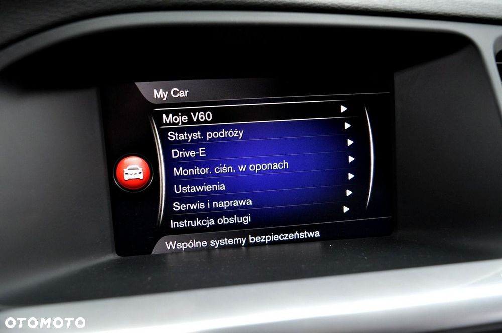 Volvo V60 D3 R-Design - 33
