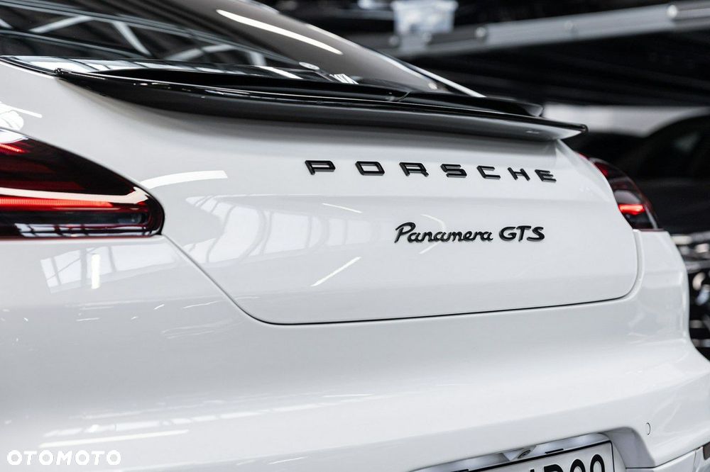 Porsche Panamera - 22